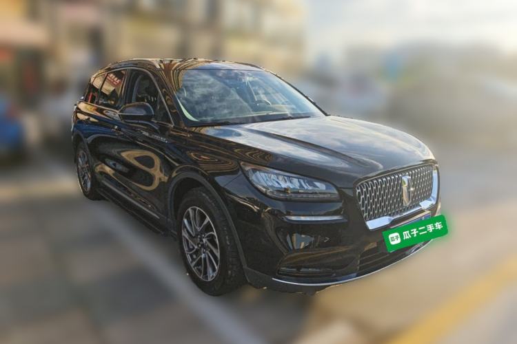 Used Lincoln Corsair 2022 Revised Version 2.0T Two-Wheel Drive Premium Edition Front Right 45 Deg