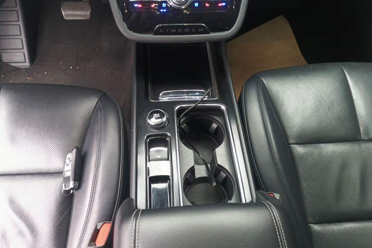 Used Lincoln Corsair 2022 2.0T Two-Wheel Drive Luxury Edition Gear Lever