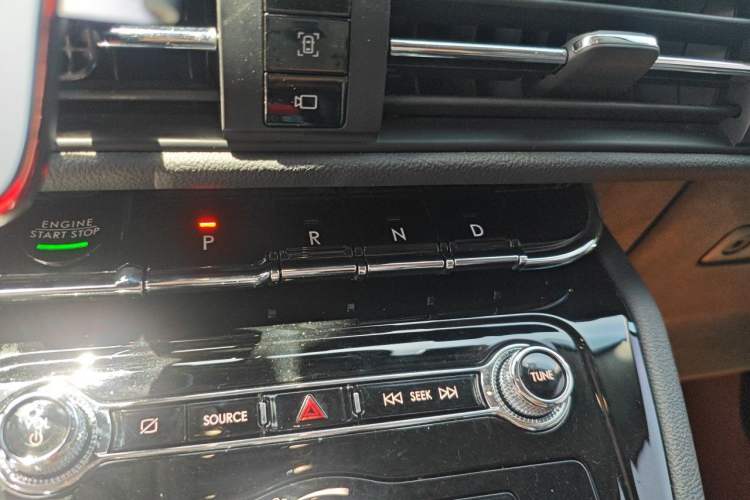 Used Lincoln Corsair 2022 2.0T Two-Wheel Drive Luxury Edition Gear Lever