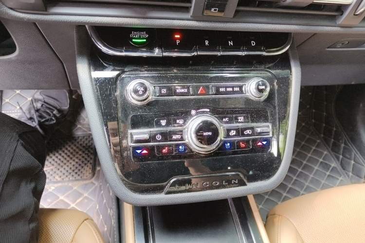 Used Lincoln Corsair 2022 Revised Version 2.0T Two-Wheel Drive Luxury Edition Gear Lever