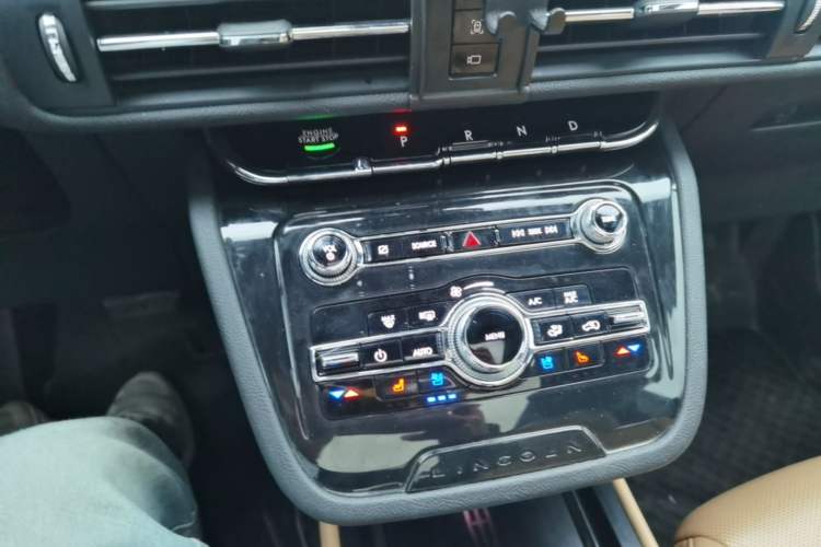 Used Lincoln Corsair 2022 2.0T Two-Wheel Drive Luxury Edition Gear Lever