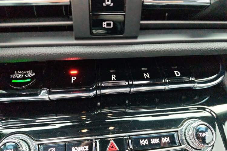 Used Lincoln Corsair 2022 2.0T Two-Wheel Drive Luxury Edition Gear Lever