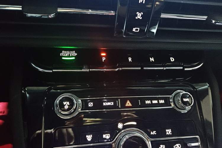Used Lincoln Corsair 2022 2.0T Two-Wheel Drive Luxury Edition Gear Lever