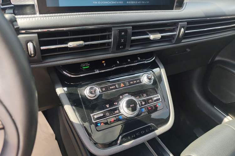 Used Lincoln Corsair 2022 2.0T Two-Wheel Drive Luxury Edition Gear Lever