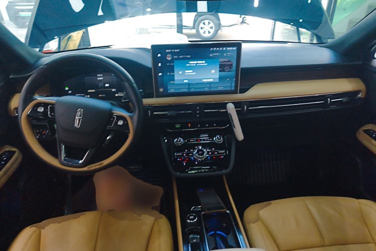Used Lincoln Corsair 2022 2.0T Two-Wheel Drive Luxury Edition Interior 2