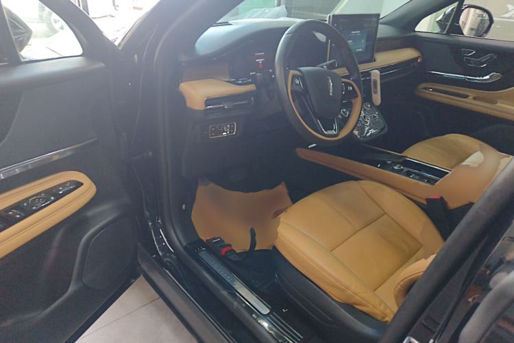 Used Lincoln Corsair 2022 2.0T Two-Wheel Drive Luxury Edition Interior 3