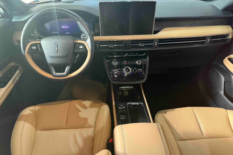 Used Lincoln Corsair 2022 2.0T Two-Wheel Drive Luxury Edition Interior 3