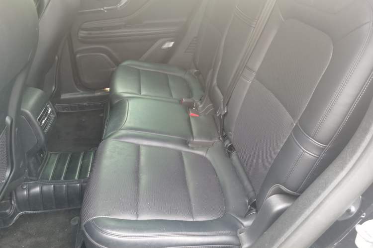 Used Lincoln Corsair 2022 2.0T Two-Wheel Drive Deluxe Edition Interior 4
