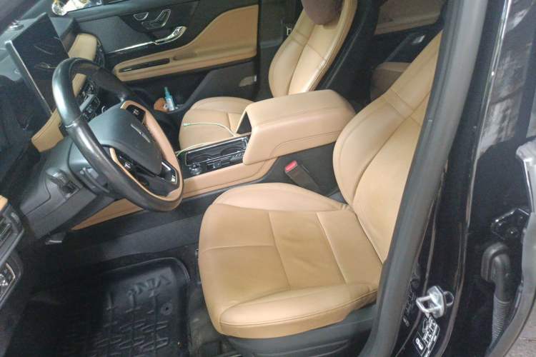 Used Lincoln Corsair 2022 2.0T Two-Wheel Drive Luxury Edition Left Front Seat
