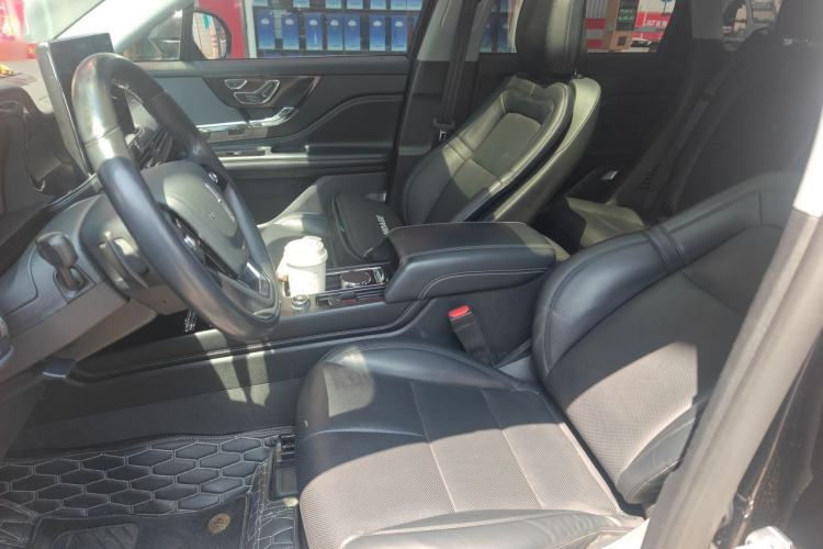Used Lincoln Corsair 2022 2.0T Two-Wheel Drive Deluxe Edition Left Front Seat