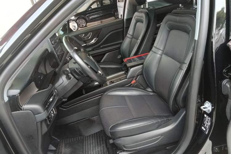 Used Lincoln Corsair 2022 Revised Version 2.0T Two-Wheel Drive Premium Edition Left Front Seat