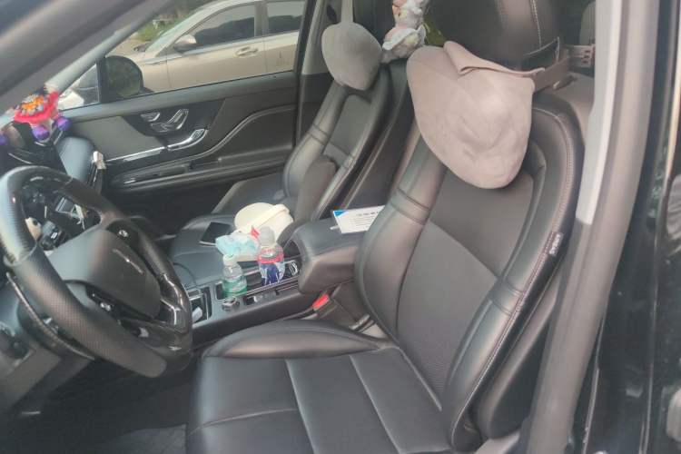 Used Lincoln Corsair 2022 Revised Version 2.0T Two-Wheel Drive Premium Edition Left Front Seat