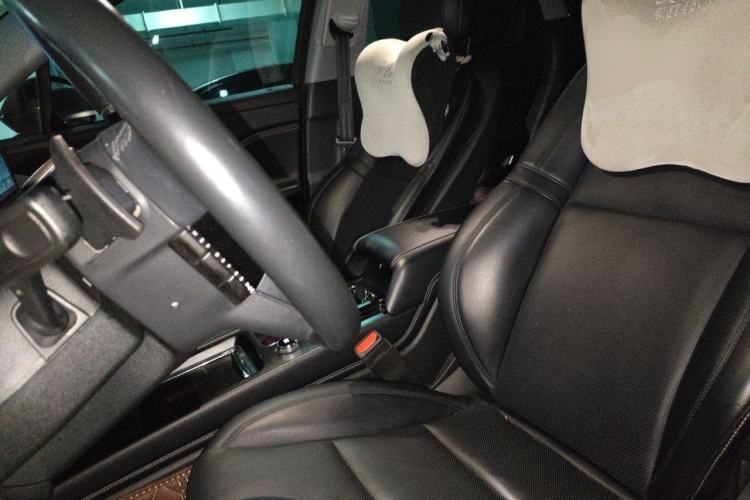 Used Lincoln Corsair 2022 Revised Version 2.0T Two-Wheel Drive Premium Edition Left Front Seat