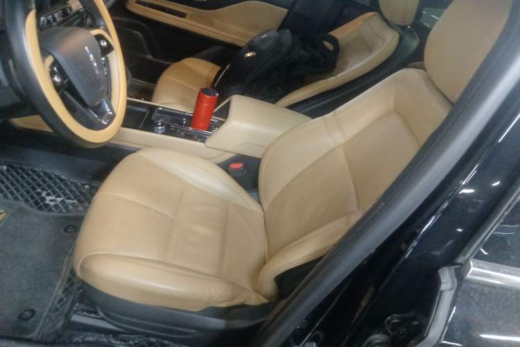 Used Lincoln Corsair 2022 2.0T Two-Wheel Drive Luxury Edition Left Front Seat