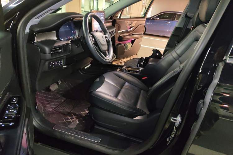 Used Lincoln Corsair 2022 2.0T Two-Wheel Drive Luxury Edition Left Front Seat