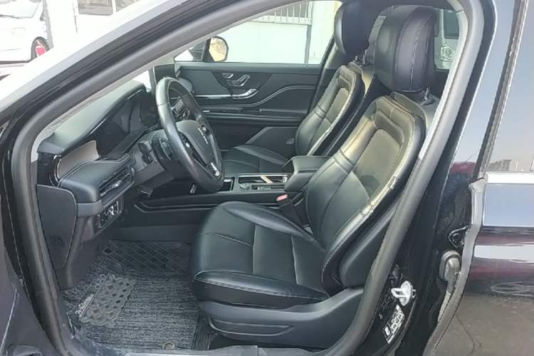 Used Lincoln Corsair 2022 2.0T Two-Wheel Drive Deluxe Edition Left Front Seat