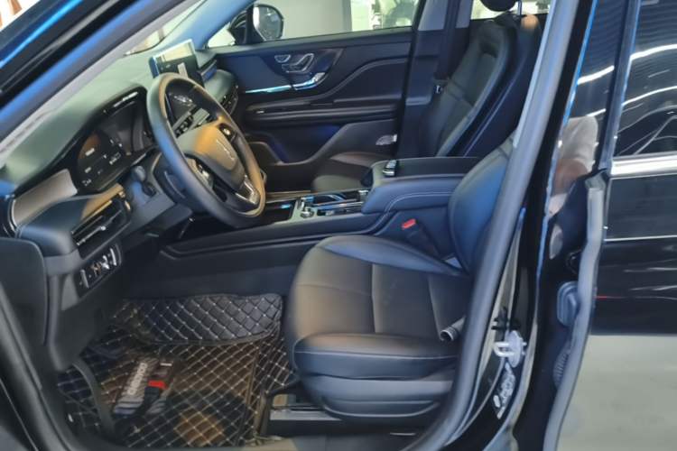 Used Lincoln Corsair 2022 2.0T Two-Wheel Drive Deluxe Edition Left Front Seat