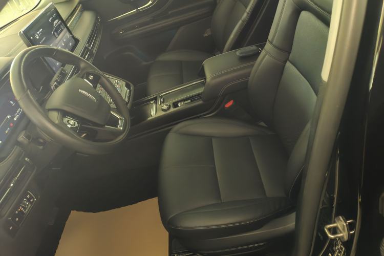 Used Lincoln Corsair 2022 2.0T Two-Wheel Drive Deluxe Edition Left Front Seat