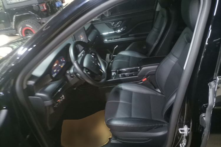 Used Lincoln Corsair 2022 2.0T Two-Wheel Drive Deluxe Edition Left Front Seat