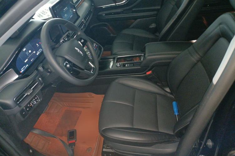Used Lincoln Corsair 2022 2.0T Two-Wheel Drive Deluxe Edition Left Front Seat