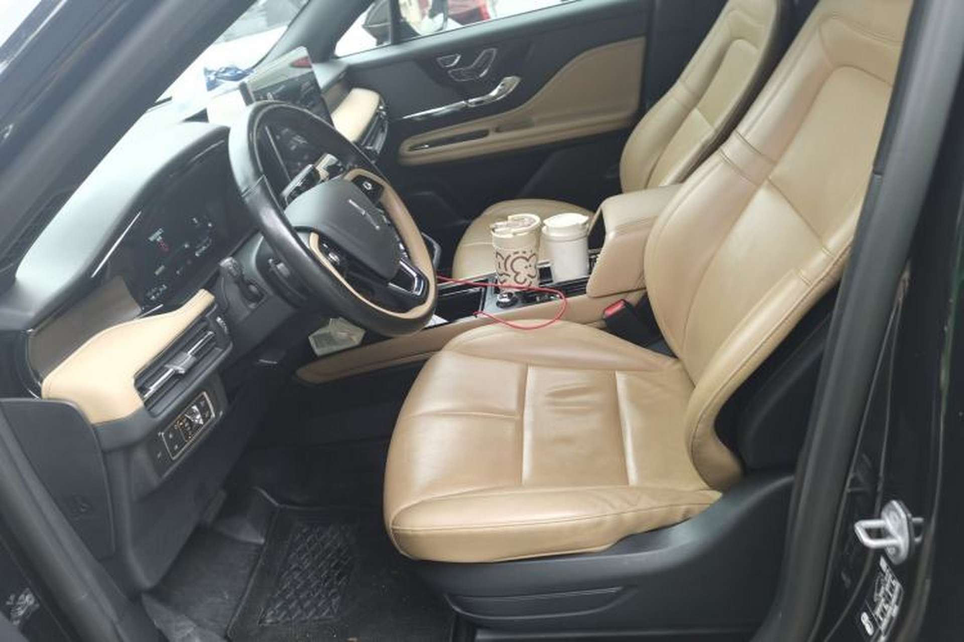 Used Lincoln Corsair 2022 2.0T Two-Wheel Drive Luxury Edition Left Front Seat