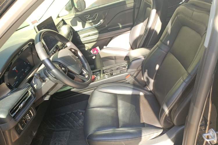 Used Lincoln Corsair 2022 2.0T Two-Wheel Drive Deluxe Edition Left Front Seat