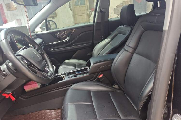 Used Lincoln Corsair 2022 2.0T Two-Wheel Drive Deluxe Edition Left Front Seat
