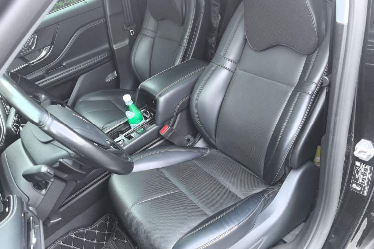 Used Lincoln Corsair 2022 2.0T Two-Wheel Drive Luxury Edition Left Front Seat