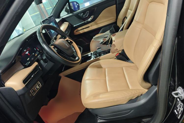 Used Lincoln Corsair 2022 2.0T Two-Wheel Drive Luxury Edition Left Front Seat