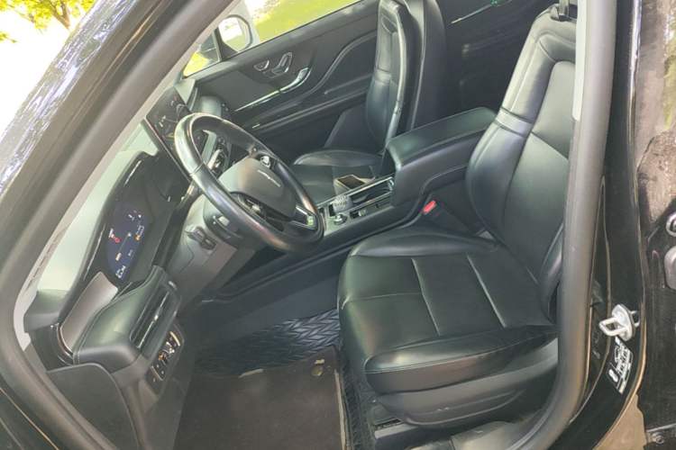 Used Lincoln Corsair 2022 2.0T Two-Wheel Drive Luxury Edition Left Front Seat