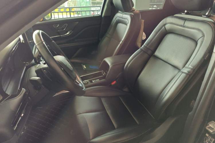Used Lincoln Corsair 2022 2.0T Two-Wheel Drive Deluxe Edition Left Front Seat