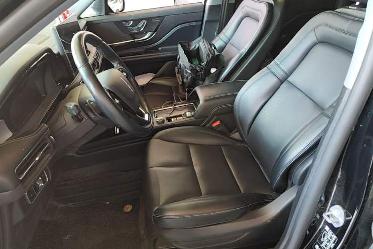 Used Lincoln Corsair 2022 2.0T Two-Wheel Drive Deluxe Edition Left Front Seat