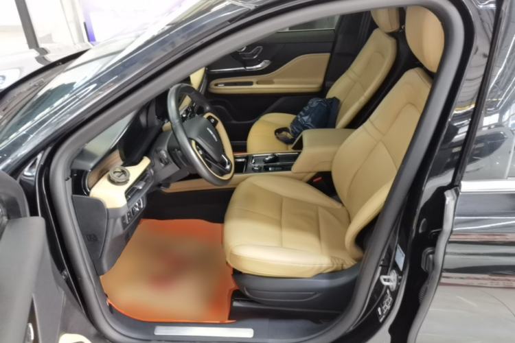 Used Lincoln Corsair 2022 2.0T Two-Wheel Drive Luxury Edition Left Front Seat