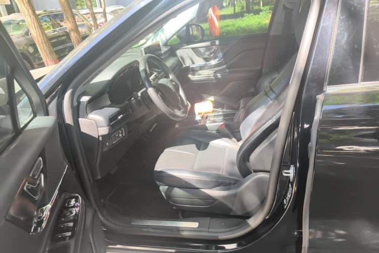 Used Lincoln Corsair 2022 Revised Version 2.0T Two-Wheel Drive Premium Edition Left Front Seat