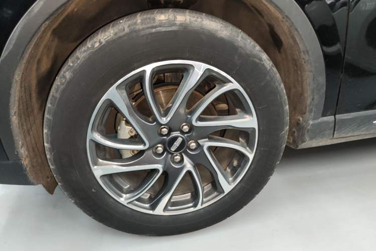 Used Lincoln Corsair 2022 2.0T Two-Wheel Drive Deluxe Edition Left Front Wheel Hub