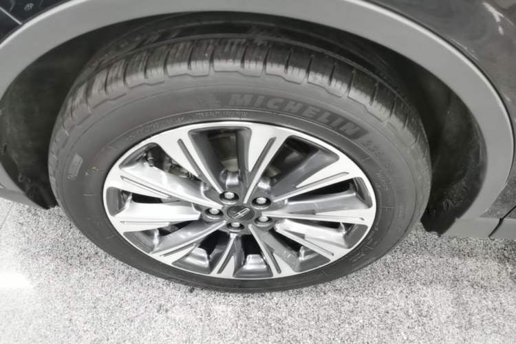 Used Lincoln Corsair 2022 2.0T Two-Wheel Drive Luxury Edition Left Front Wheel Hub