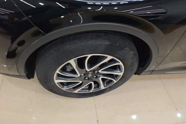 Used Lincoln Corsair 2022 2.0T Two-Wheel Drive Deluxe Edition Left Front Wheel Hub