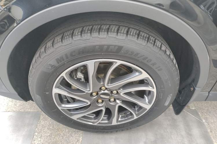 Used Lincoln Corsair 2022 2.0T Two-Wheel Drive Deluxe Edition Left Front Wheel Hub