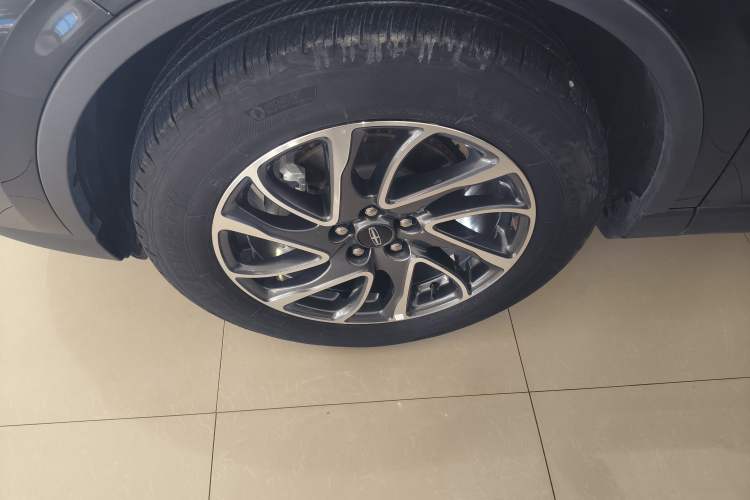 Used Lincoln Corsair 2022 2.0T Two-Wheel Drive Deluxe Edition Left Front Wheel Hub