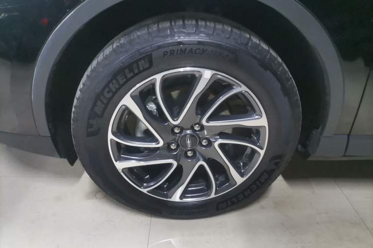 Used Lincoln Corsair 2022 2.0T Two-Wheel Drive Deluxe Edition Left Front Wheel Hub