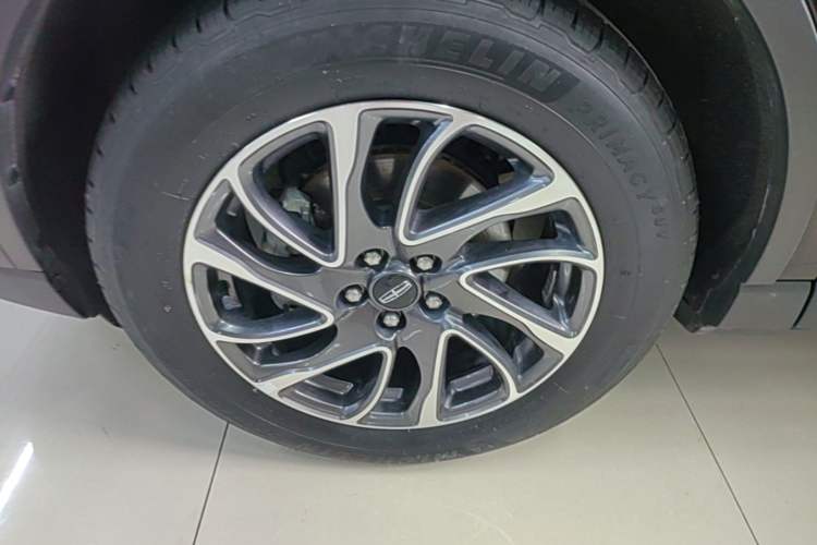 Used Lincoln Corsair 2022 2.0T Two-Wheel Drive Deluxe Edition Left Front Wheel Hub