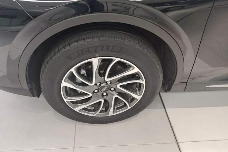 Used Lincoln Corsair 2022 2.0T Two-Wheel Drive Deluxe Edition Left Front Wheel Hub