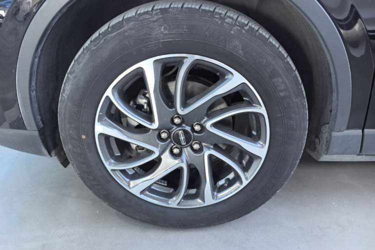 Used Lincoln Corsair 2022 2.0T Two-Wheel Drive Deluxe Edition Left Front Wheel Hub