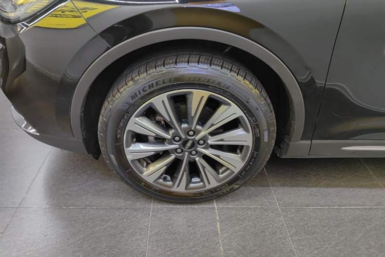 Used Lincoln Corsair 2022 2.0T Two-Wheel Drive Luxury Edition Left Front Wheel Hub