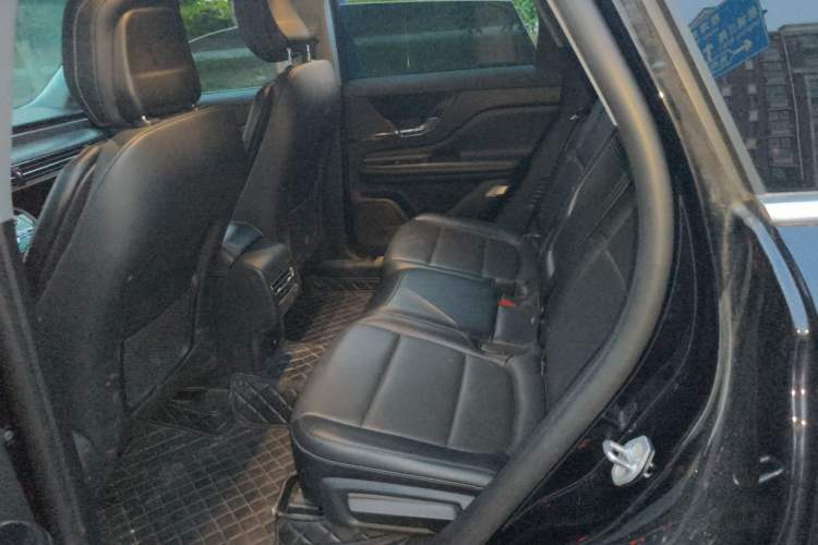 Used Lincoln Corsair 2022 2.0T Two-Wheel Drive Deluxe Edition Left Rear Seat