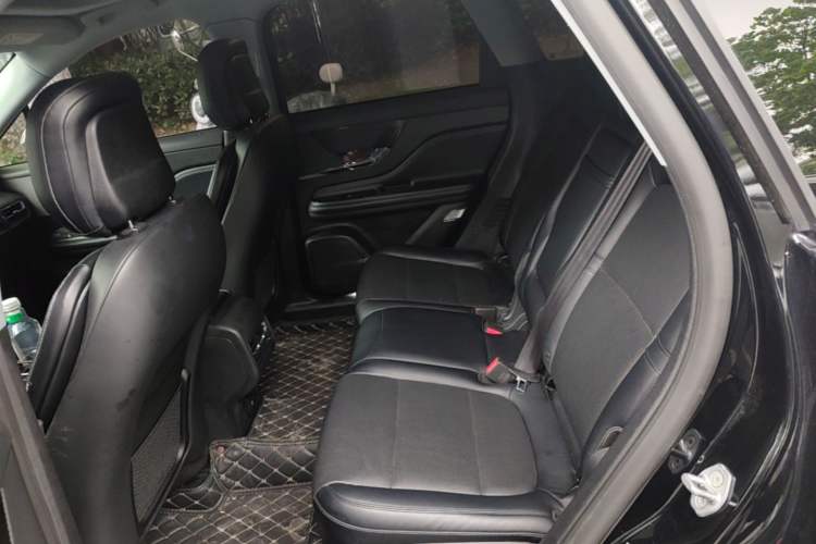 Used Lincoln Corsair 2022 2.0T Two-Wheel Drive Deluxe Edition Left Rear Seat