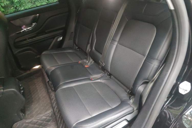 Used Lincoln Corsair 2022 Revised Version 2.0T Two-Wheel Drive Premium Edition Left Rear Seat