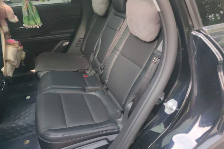 Used Lincoln Corsair 2022 Revised Version 2.0T Two-Wheel Drive Premium Edition Left Rear Seat