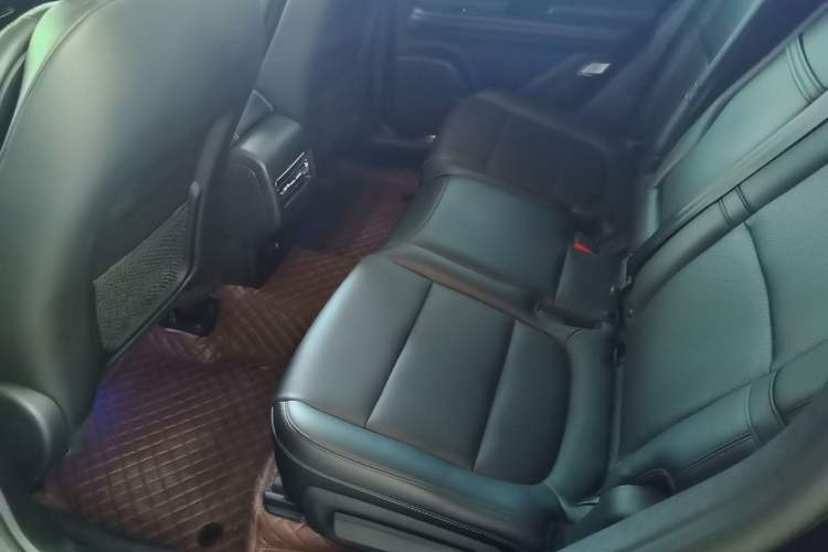 Used Lincoln Corsair 2022 Revised Version 2.0T Two-Wheel Drive Premium Edition Left Rear Seat