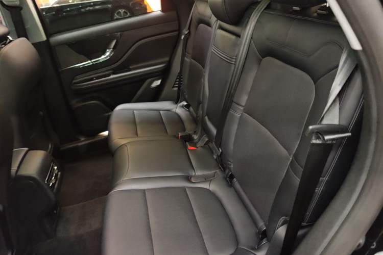 Used Lincoln Corsair 2022 2.0T Two-Wheel Drive Deluxe Edition Left Rear Seat